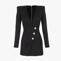 Vestido Curto Preto  – Elegância Atemporal