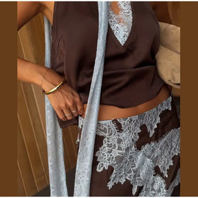 Conjunto Luxo com Renda Contrastada e Saia Longa – Elegância Atemporal