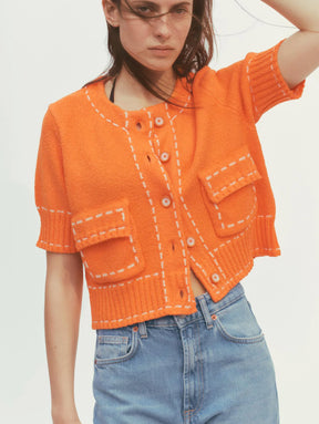 Camisa Feminina Tricotada com Recortes em Cores – Modelo Criativo de Verão