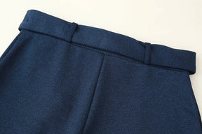 Conjunto Alfaiataria Linéa Classique - Top Curto com Botões & Calça Flare de Cintura Média