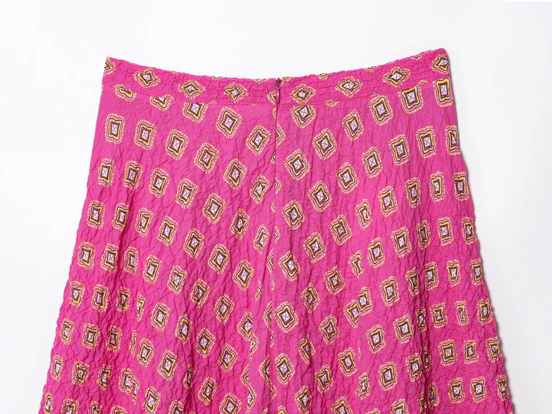 Conjunto Essence – Top Estampado em Favo & Saia Midi de Cintura Alta