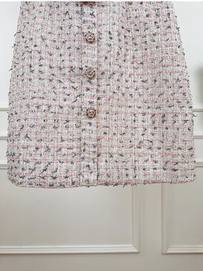 Vestido de Alça em Tweed com Cinto – Elegância e Toque Romântico