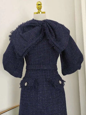 Vestido Tweed – Laço com Tassel, Manga Bufante, Cintura Alta, Slim Vintage Elegante