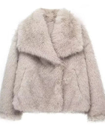 Casaco Longo de Peles Sintéticas – Toque Aveludado e Elegância Atemporal