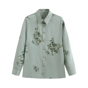 Conjunto de Camisa Bordada à Mão com Paetês e Calça de Cetim – Sofisticação em Cada Detalhe