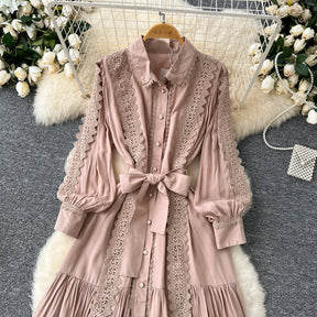 Vestido Longo com Renda e Botões Frontais – Modelagem A-line e Cintura Ajustável