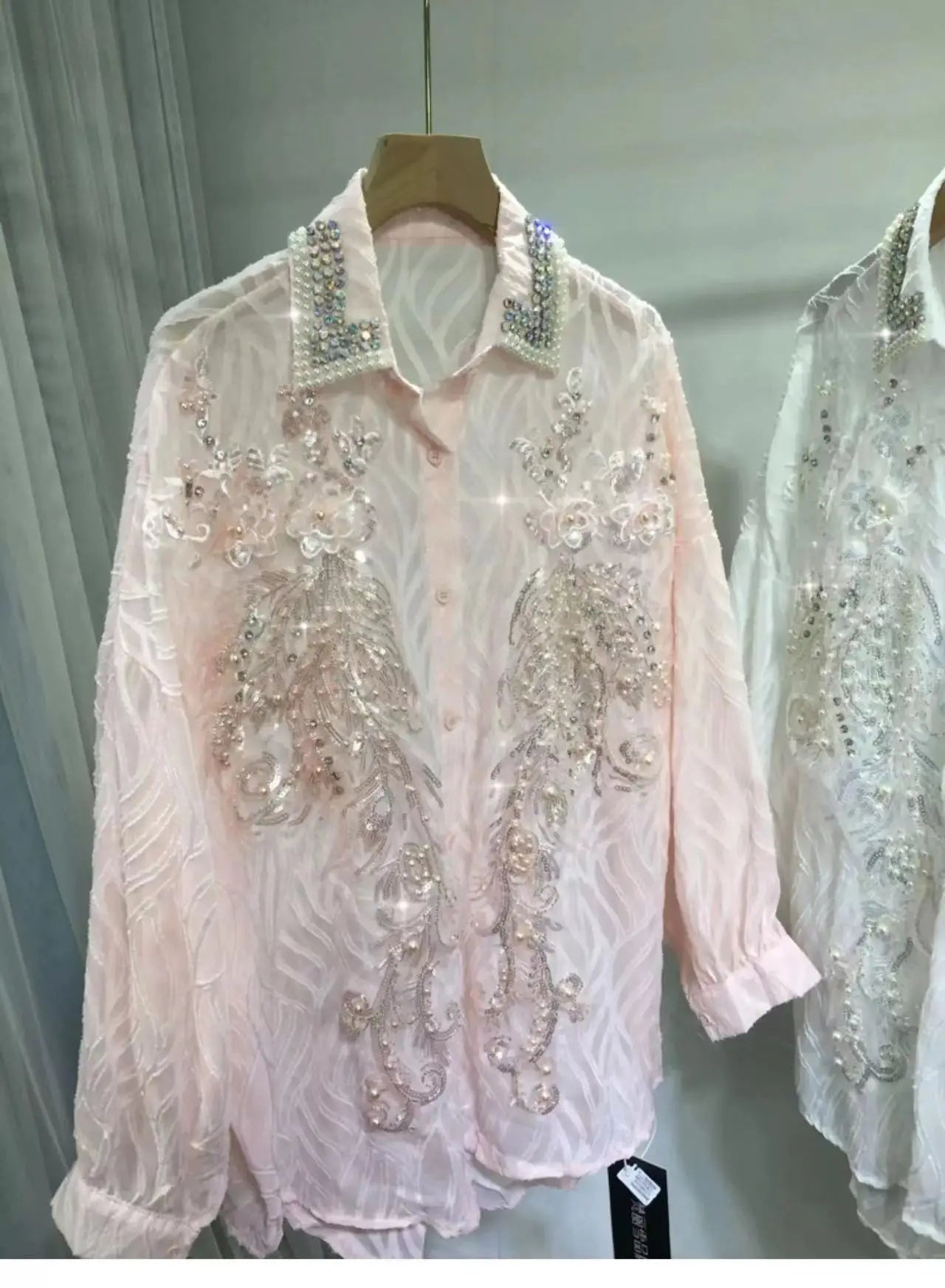 Camisa de Botão Oversized com Miçangas e Paetês