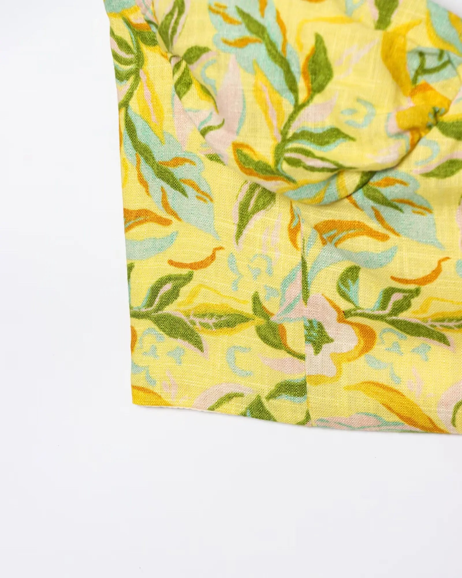 Conjunto Floral com Top Cropped e Saia Evase – Duas Peças Elegantes