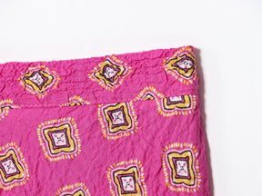 Conjunto Essence – Top Estampado em Favo & Saia Midi de Cintura Alta