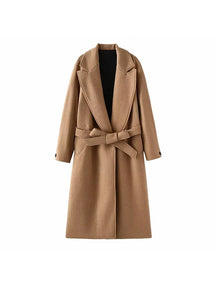 Casaco Longo – Estilo, Conforto e Sofisticação