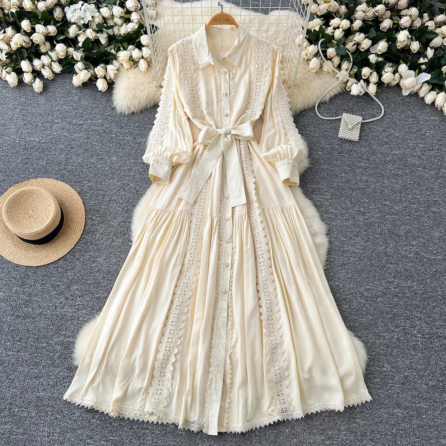 Vestido Longo com Renda e Botões Frontais – Modelagem A-line e Cintura Ajustável