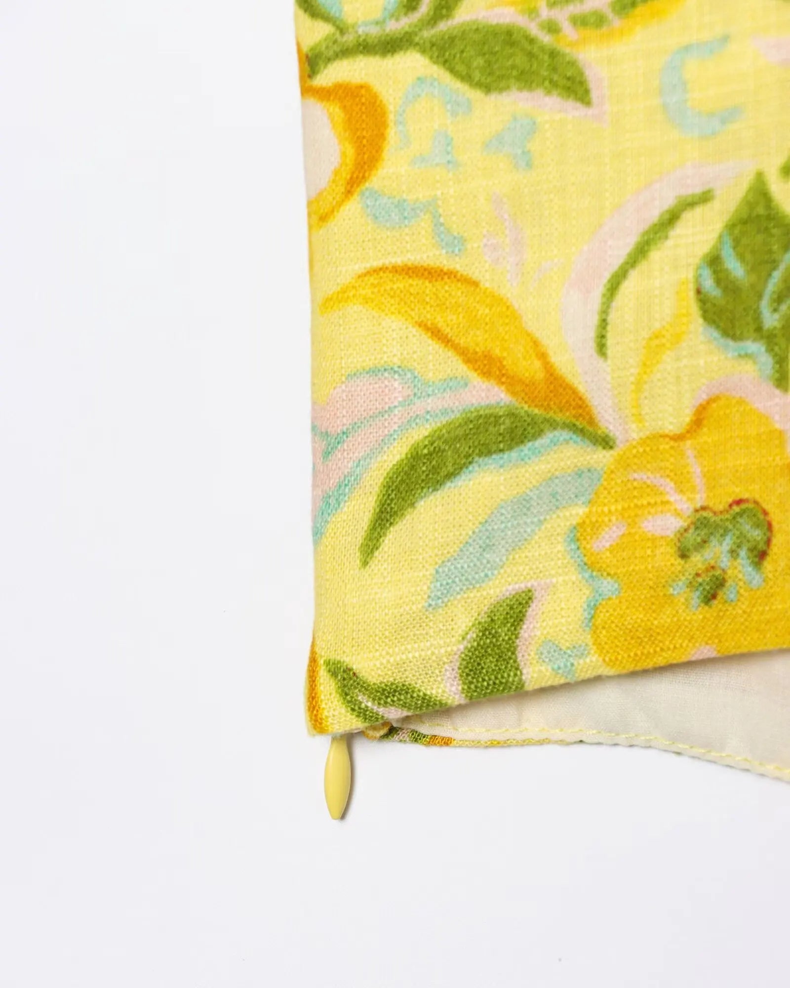 Conjunto Floral com Top Cropped e Saia Evase – Duas Peças Elegantes