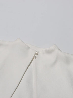 Vestido Longo Bicolor com Decote Reto – Cintura Alta e Saia Plissada em Silhueta Escultural