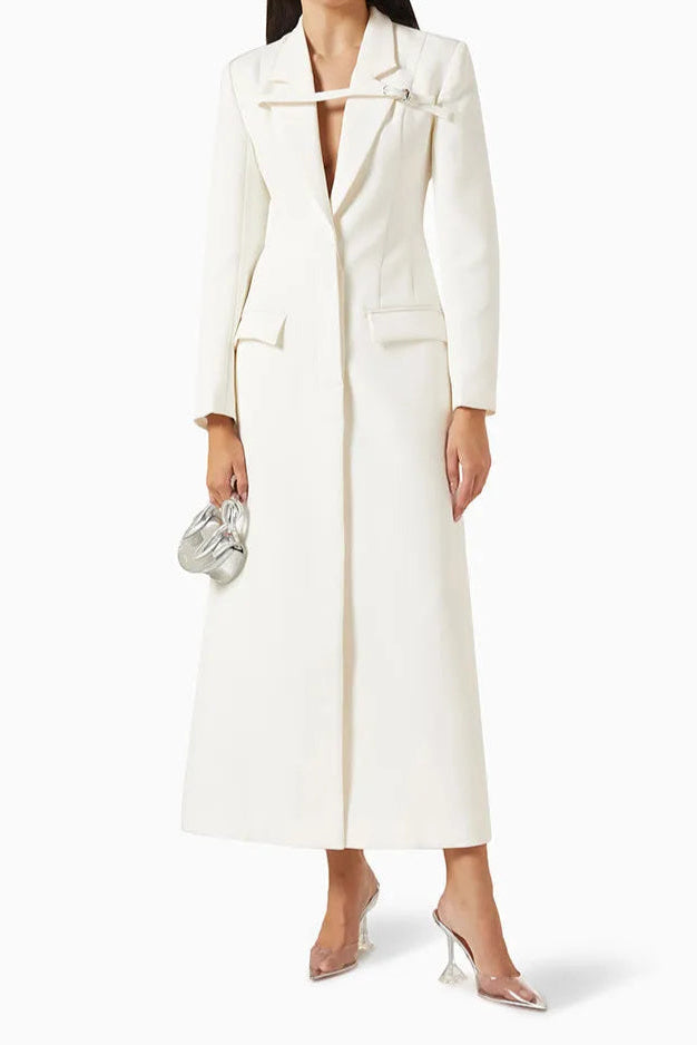 Trench Coat com Cinto – Design Elegante e Silhueta Acinturada