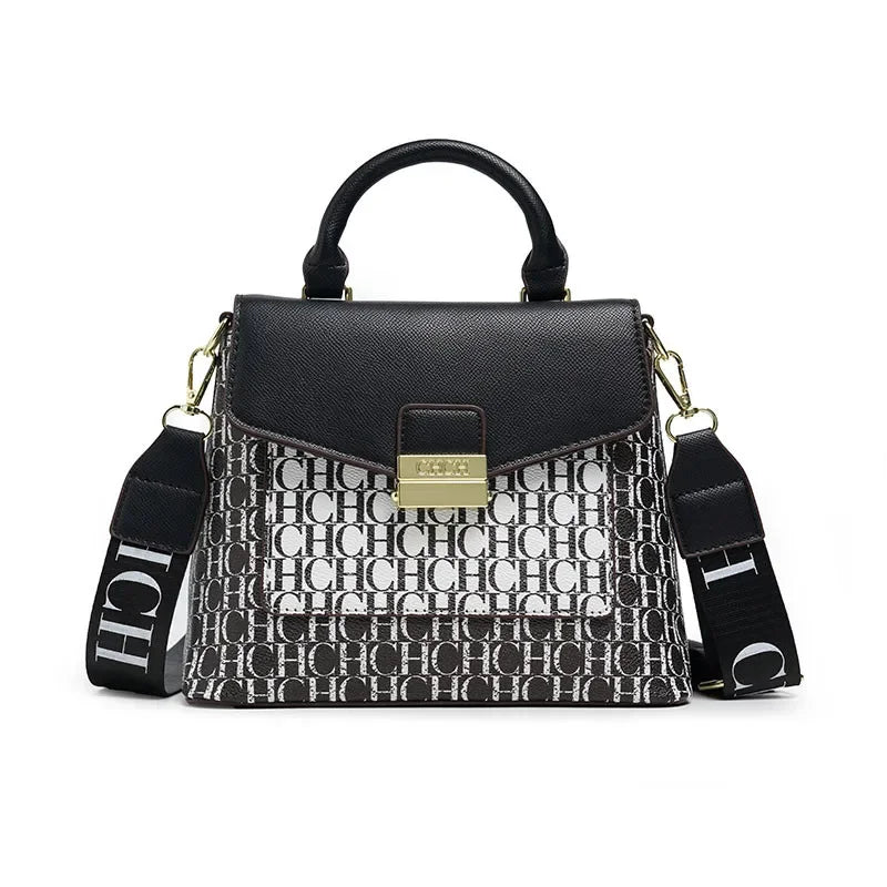 Bolsa Tiracolo CHCH  - Designer Clássico