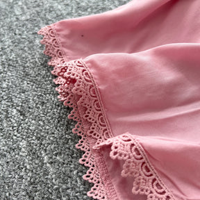 Vestido Longo com Renda e Botões Frontais – Modelagem A-line e Cintura Ajustável