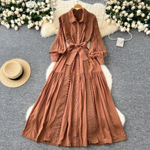 Vestido Longo com Renda e Botões Frontais – Modelagem A-line e Cintura Ajustável