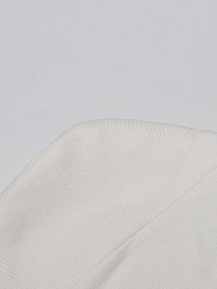 Vestido Longo Bicolor com Decote Reto – Cintura Alta e Saia Plissada em Silhueta Escultural
