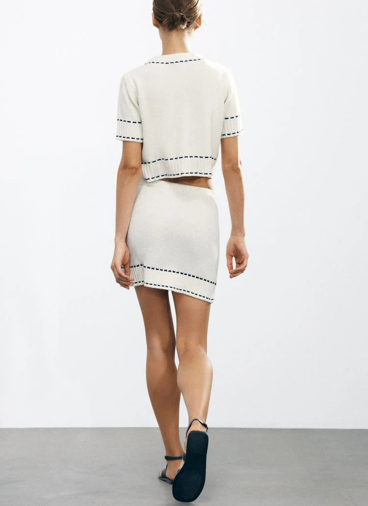 Camisa Feminina Tricotada com Recortes em Cores – Modelo Criativo de Verão