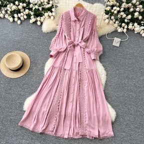 Vestido Longo com Renda e Botões Frontais – Modelagem A-line e Cintura Ajustável