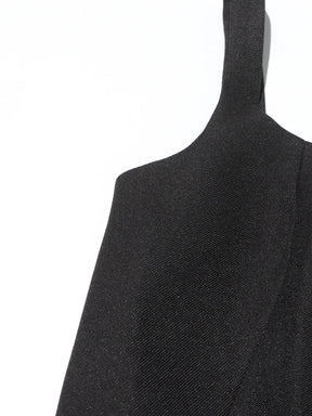 Vestido Longo Bicolor com Decote Reto – Cintura Alta e Saia Plissada em Silhueta Escultural