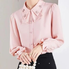 Blusa Elegante com Gola Polo e Bordados Delicados