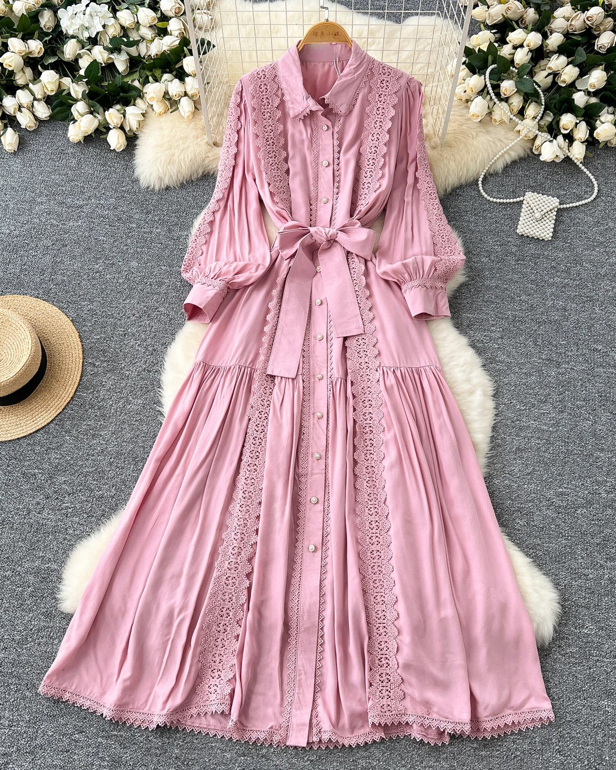 Vestido Longo com Renda e Botões Frontais – Modelagem A-line e Cintura Ajustável