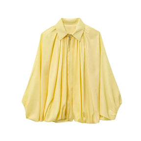 Jaqueta Bomber em Cetim Leve – Zíper Frontal e Detalhe Plissado, Casual e Elegante