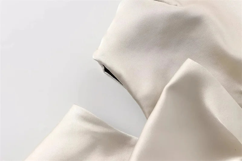 Top Estruturado com Meio Laço – Elegância Moderna em Corset