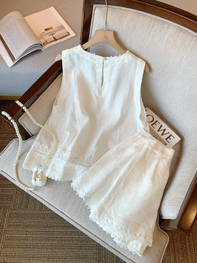 Conjunto Linho Bordado com Renda Branca – Delicadeza e Elegância em Duas Peças