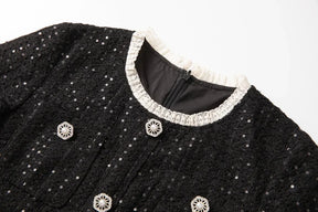 Vestido Preto Elegante com Pedrarias Bordadas à Mão e Cintura Marcada