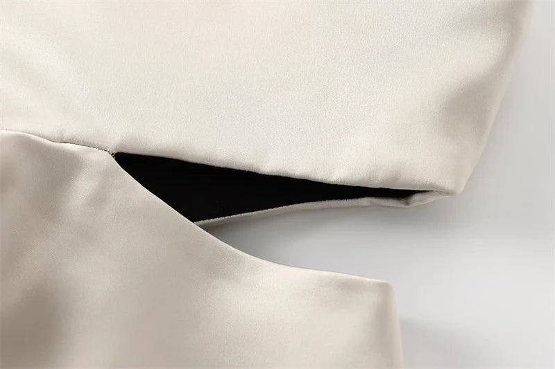 Top Estruturado com Meio Laço – Elegância Moderna em Corset