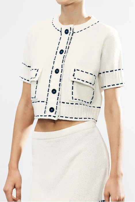 Camisa Feminina Tricotada com Recortes em Cores – Modelo Criativo de Verão