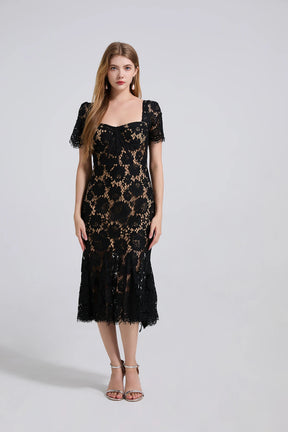 Vestido Longo de Renda Bordada - Silhueta Sereia com Estrutura Interna e Elegância Atemporal