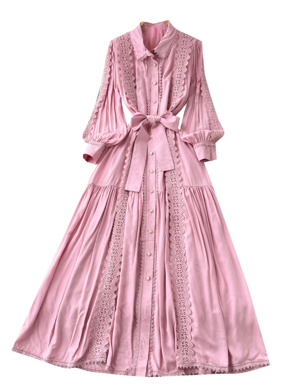 Vestido Longo com Renda e Botões Frontais – Modelagem A-line e Cintura Ajustável