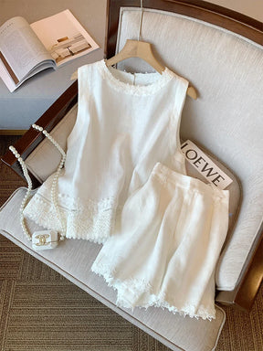 Conjunto Linho Bordado com Renda Branca – Delicadeza e Elegância em Duas Peças