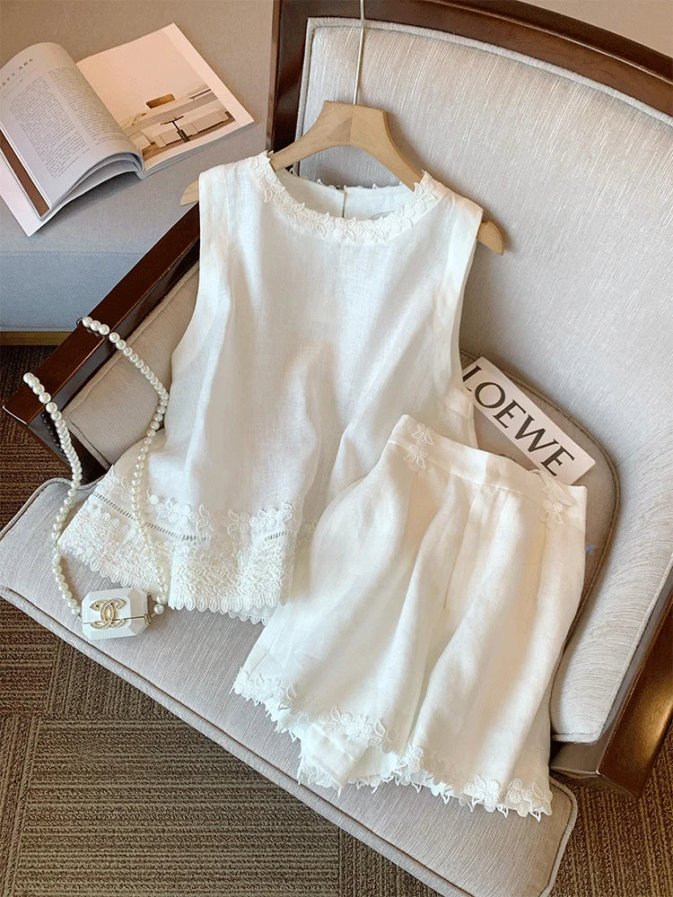 Conjunto Linho Bordado com Renda Branca – Delicadeza e Elegância em Duas Peças