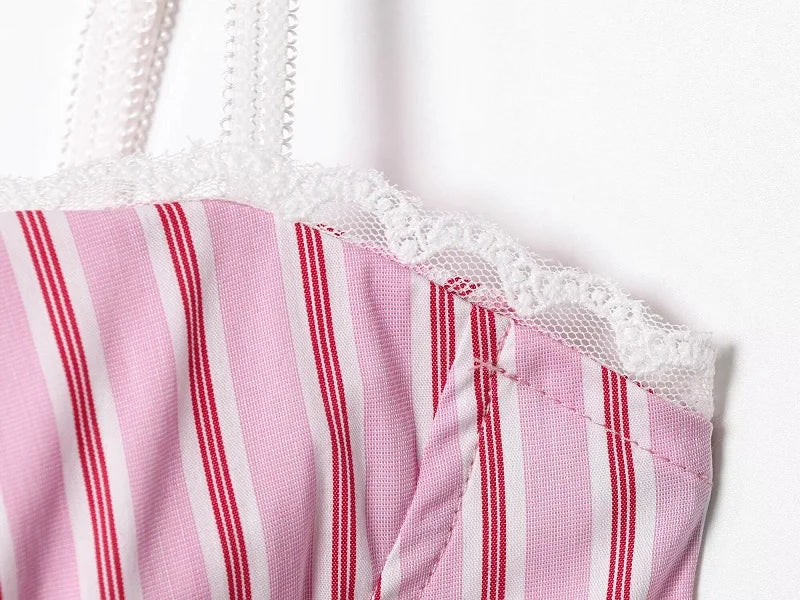 Conjunto Listrado com Top Laço e Calça de Alfaiataria – Elegância Leve para o Verão