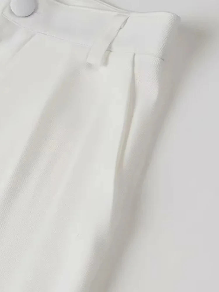 Conjunto Feminino Elegante com Blazer e Calça de Cintura Alta
