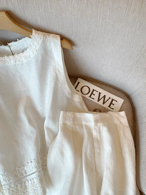 Conjunto Linho Bordado com Renda Branca – Delicadeza e Elegância em Duas Peças