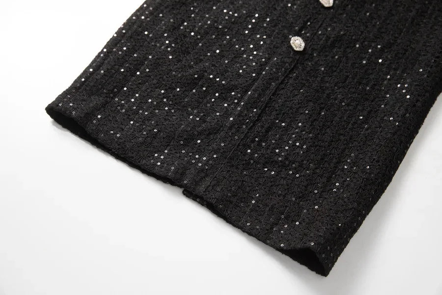 Vestido Preto Elegante com Pedrarias Bordadas à Mão e Cintura Marcada