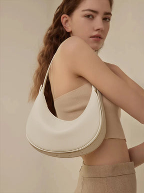 Bolsa  – Modelo Meia-Lua, Estilo Crossbody, Elegante