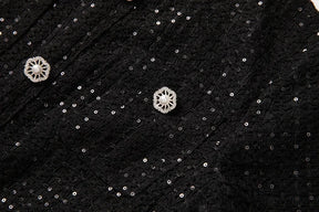 Vestido Preto Elegante com Pedrarias Bordadas à Mão e Cintura Marcada