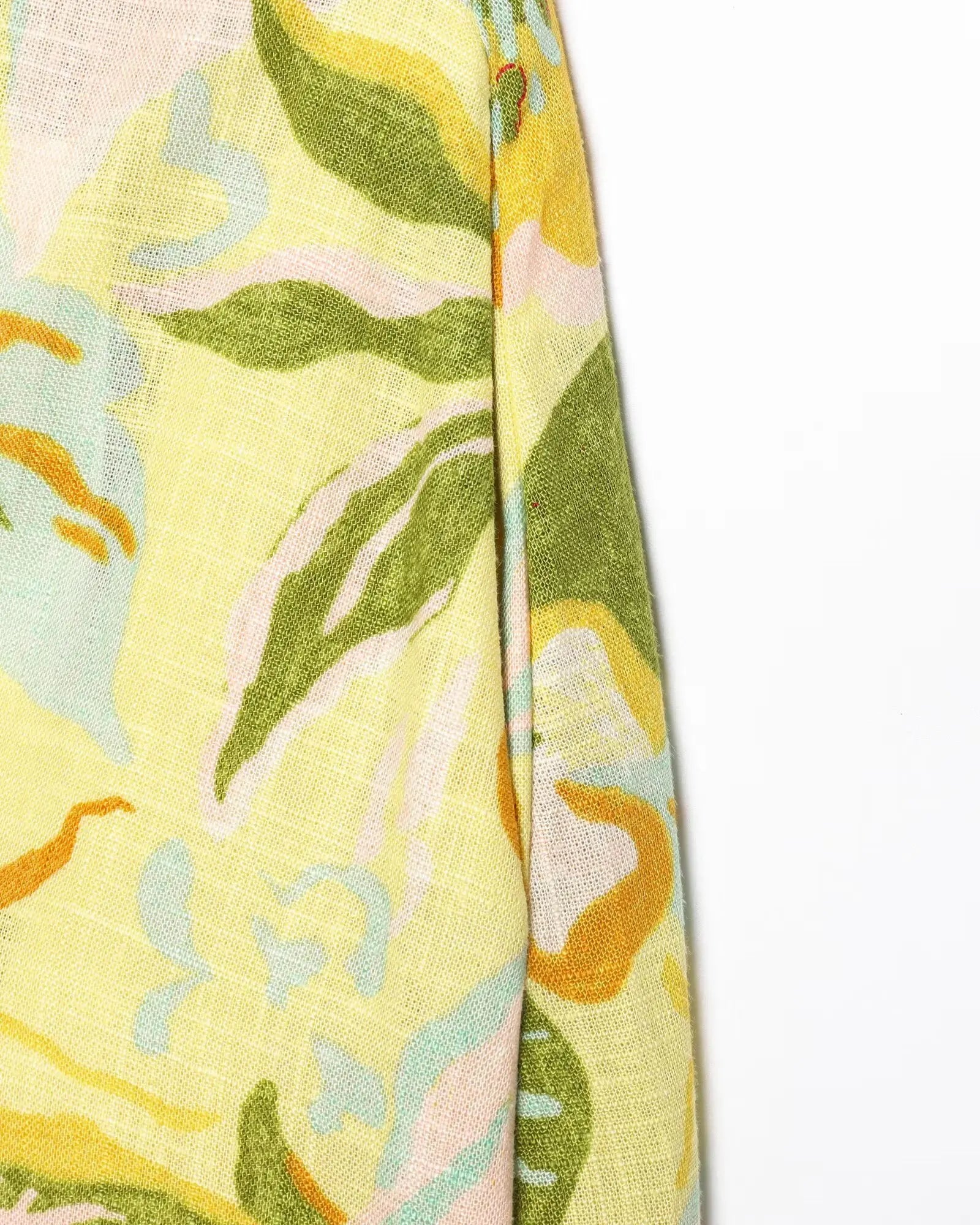 Conjunto Floral com Top Cropped e Saia Evase – Duas Peças Elegantes