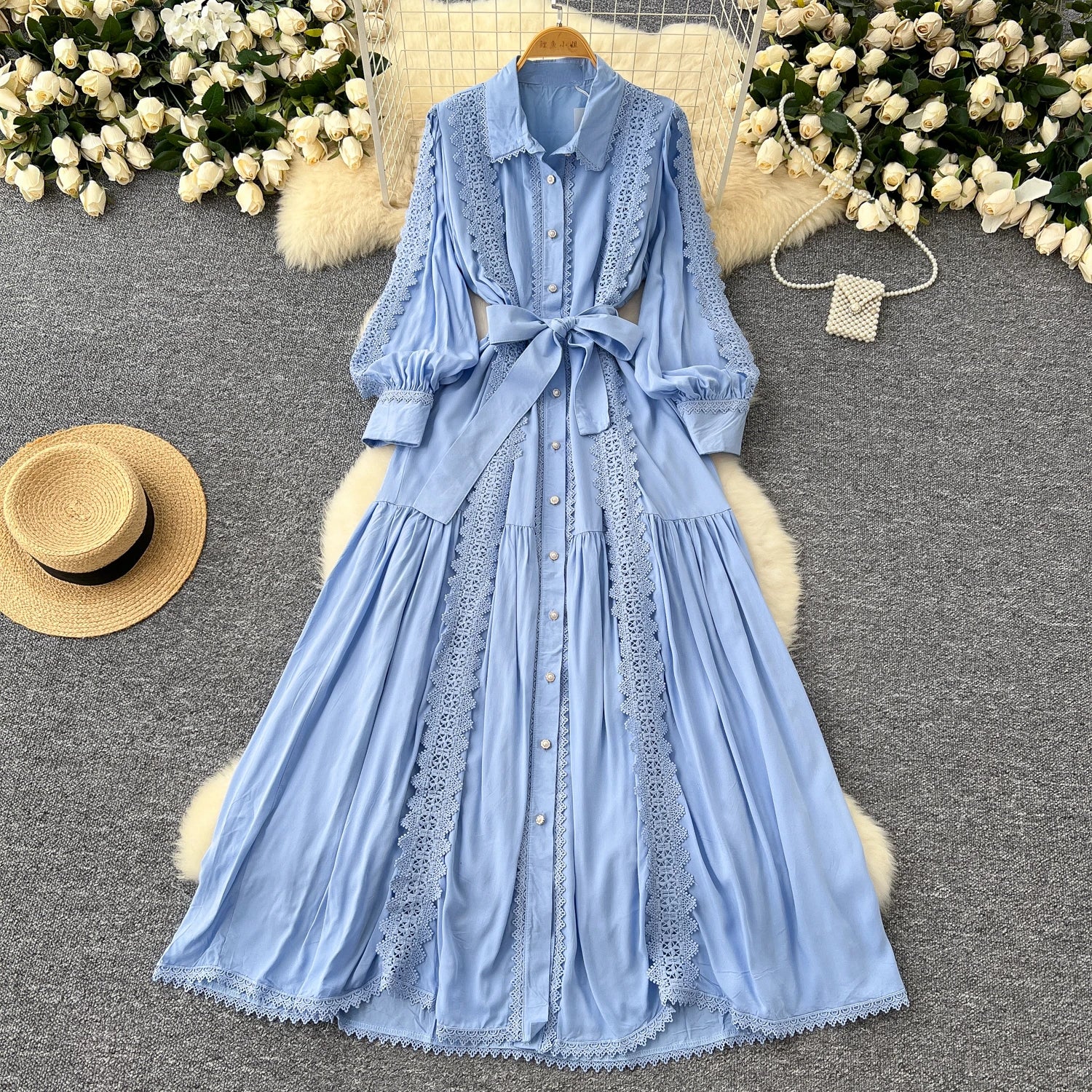 Vestido Longo com Renda e Botões Frontais – Modelagem A-line e Cintura Ajustável