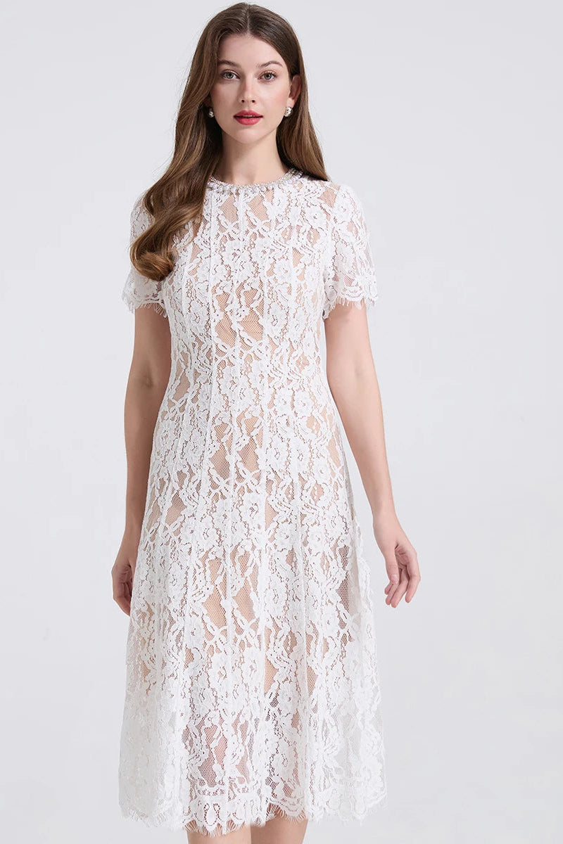 Renda com Pérolas e Strass Bordados à Mão, Gola Redonda, Manga Curta