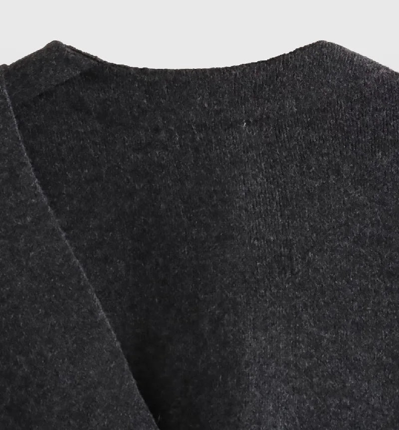 Casaco com Gola Assimétrica – Inverno com Estilo e Conforto