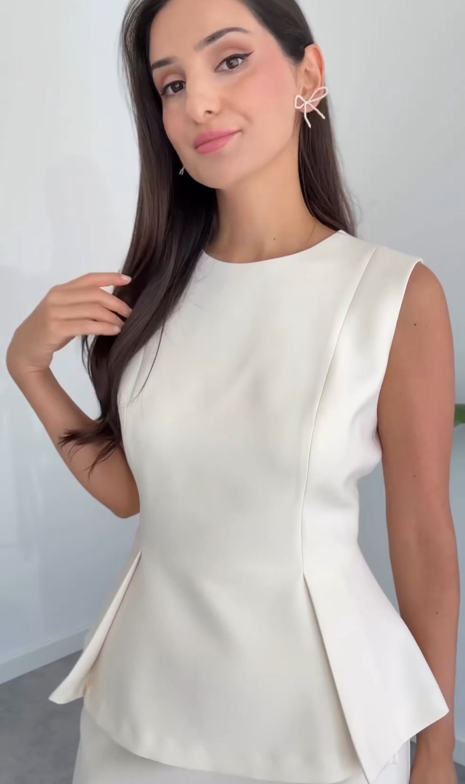 Conjunto Top Slim Sem Mangas & Saia Midi de Cintura Alta