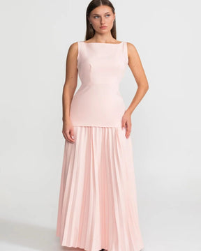 Conjunto Elegância Serena – Cropped Estruturado e Saia Plissada em Silhueta Longa