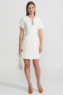 Vestido A-Linha com Laço e Pedrarias Bordadas à Mão – Elegância e Sofisticação